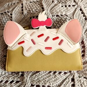 Disney Loungefly Aristocats Marie Wallet